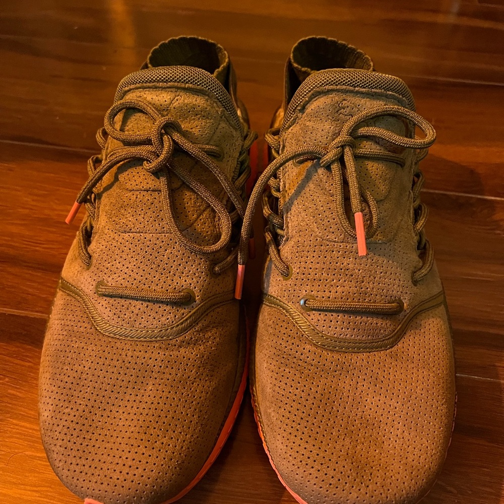 Puma Shoes Size 10 - Picture 2 of 3